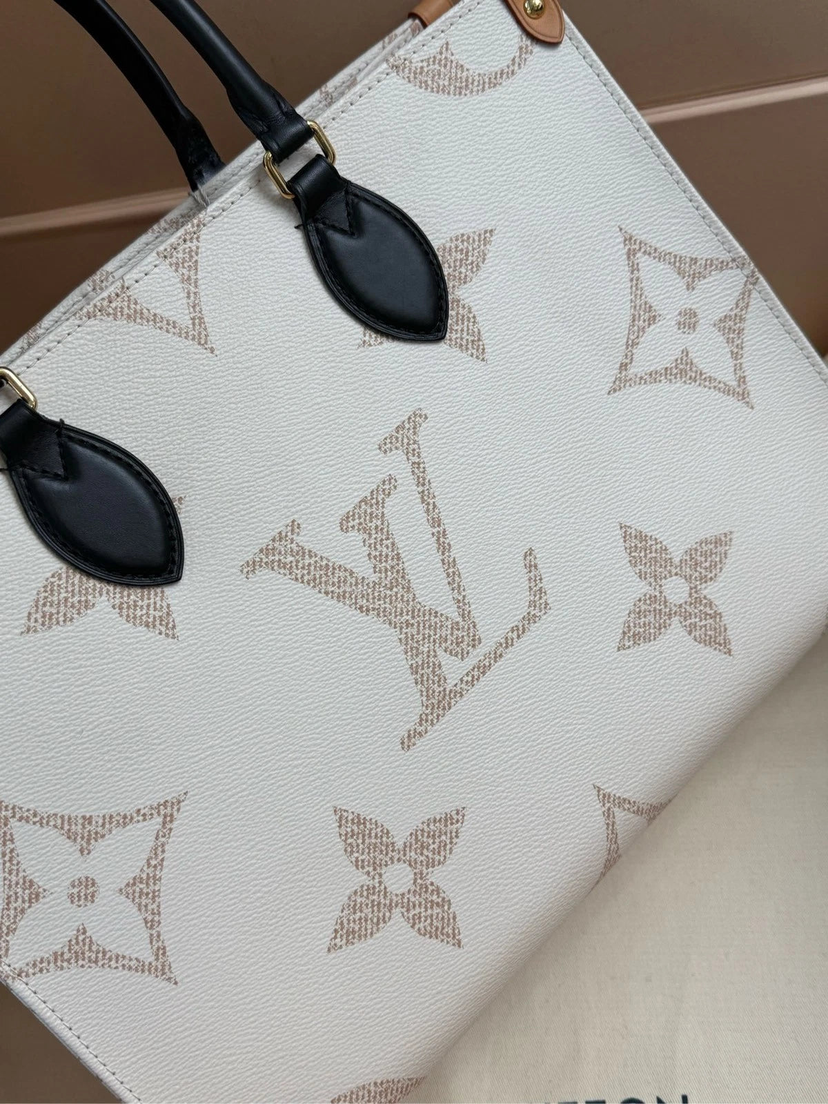 Louis Vuitton OnTheGo Medium Dune Tote Bag For Women
