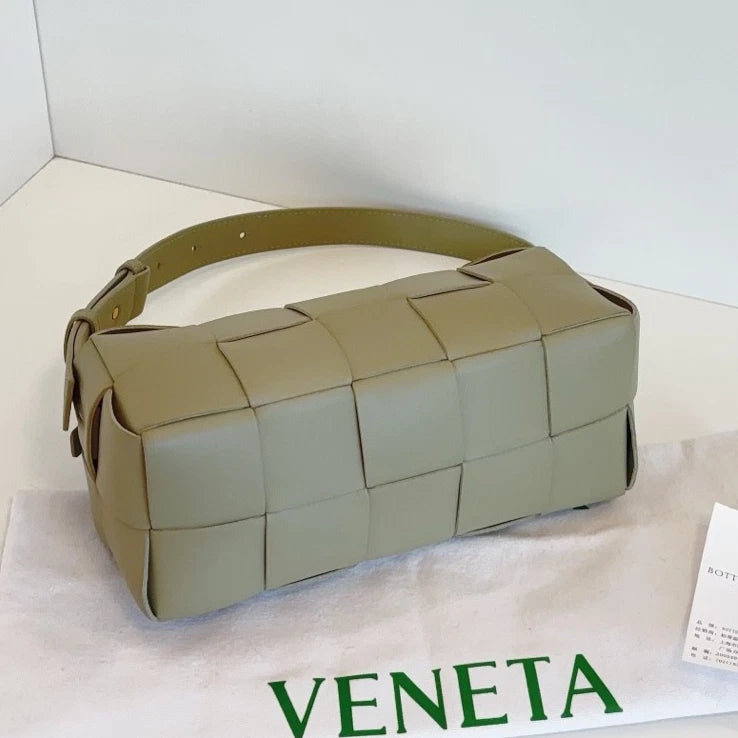 Bottega Veneta Brick Cassette Calfskin Shoulder Bag Green Women Fashion