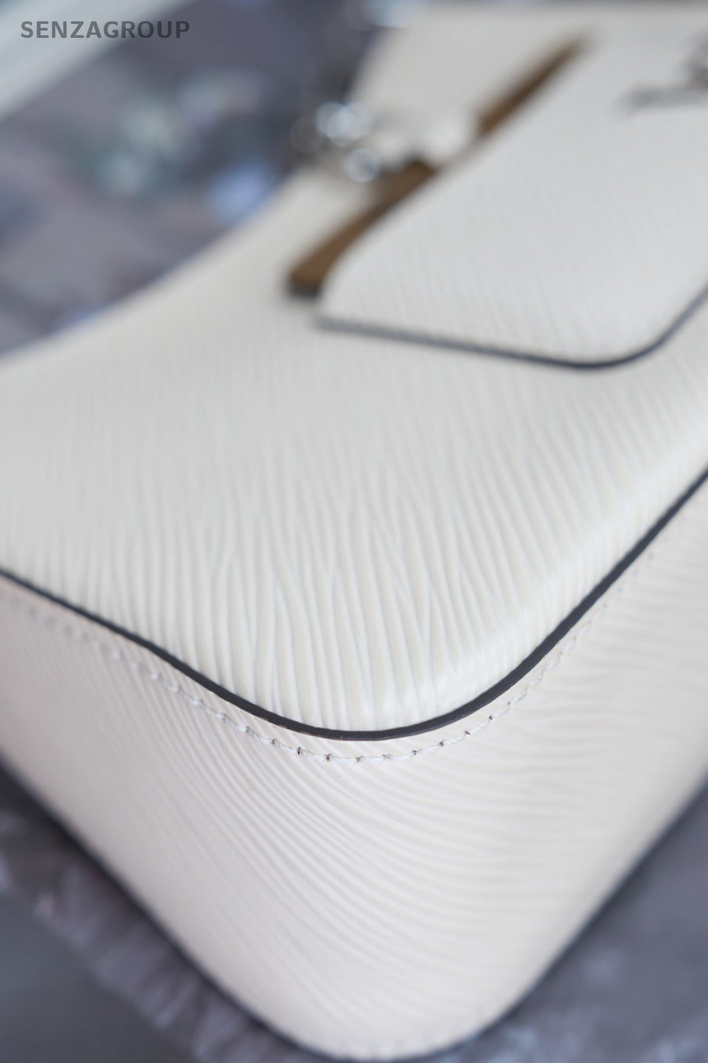 Louis Vuitton Marelle Epi Leather Armpit Bag Shoulder Crossbody Bag Women White