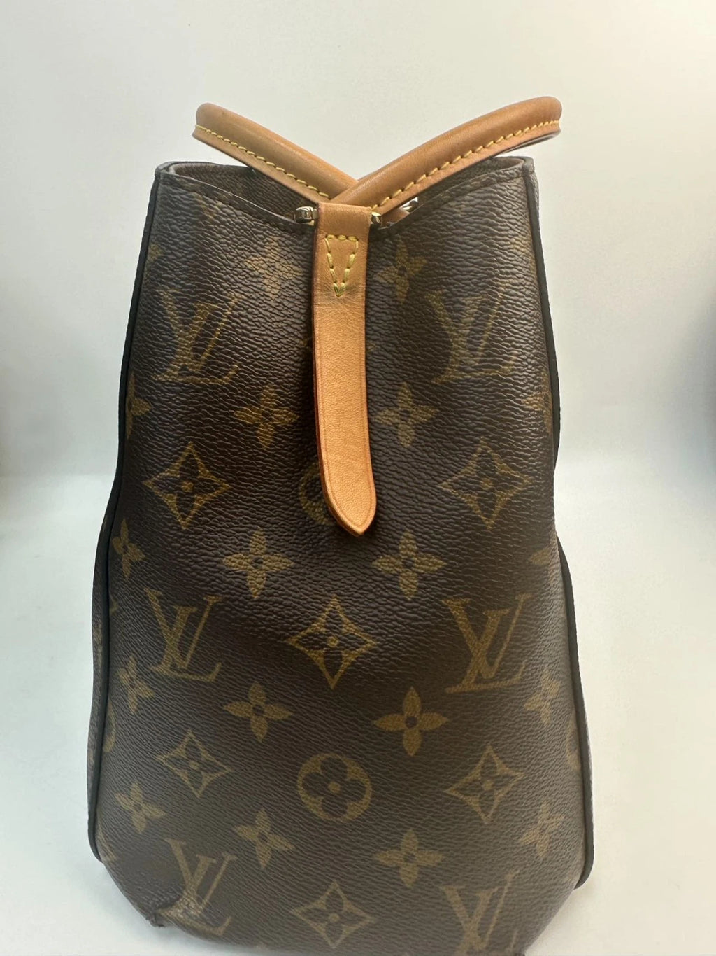 SJ0001 Louis Vuitton Montaigne MM