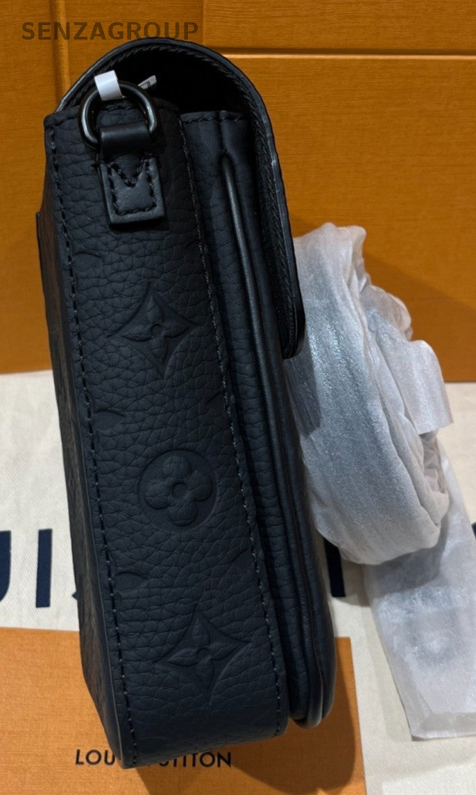 Louis Vuitton S-lock Embossed Camera Shoulder Crossbody Bag Black