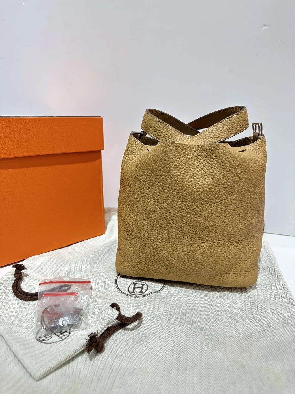 Hermes Epsom Picotin18 Bucket Bag for Women Beige Silver Hardware