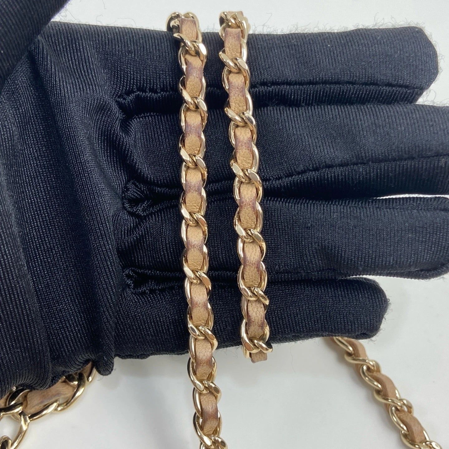 CHANEL Pre-owned Beige Lamskin Chain Card Wallet For Women