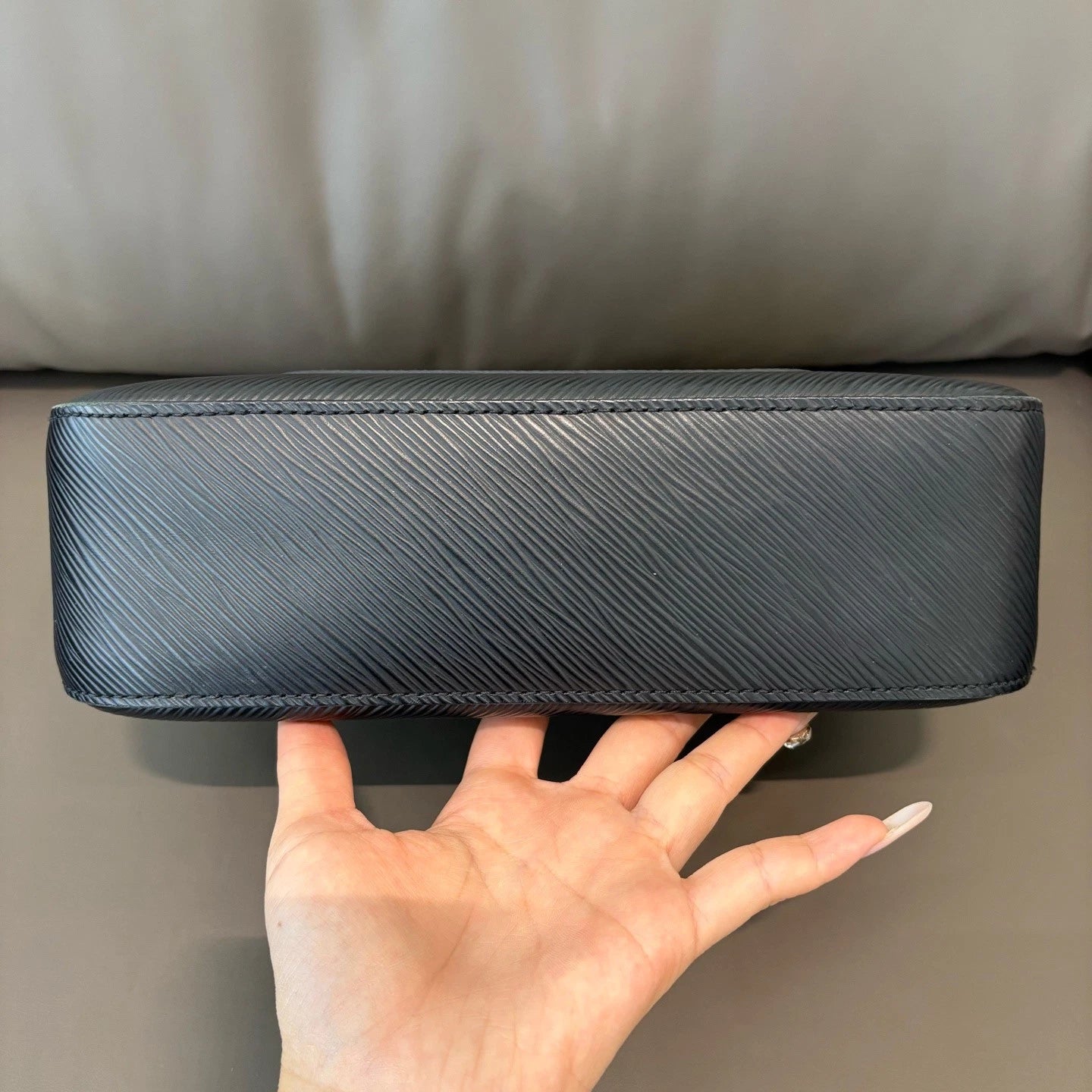 Louis Vuitton Marelle Epi Leather Black Crossbody Handbag Excellent