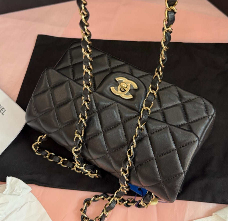 Chanel Classic Flap Mini Lambskin Chain Shoulder Bag Crossbody Black Gold Women
