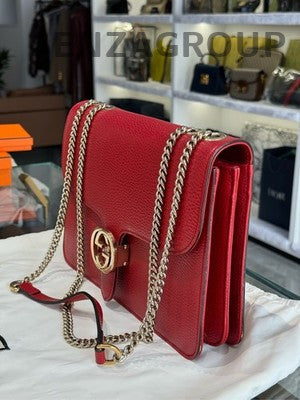 Gucci Red Accordion Chain Shoulder Bag with Gold Hardware - Classic & Stylish