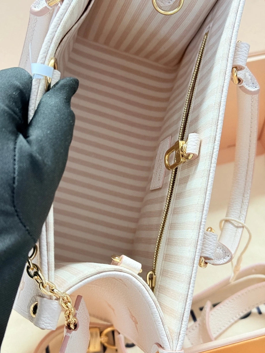 Louis Vuitton OnTheGo Leather Tote Bag Excellent