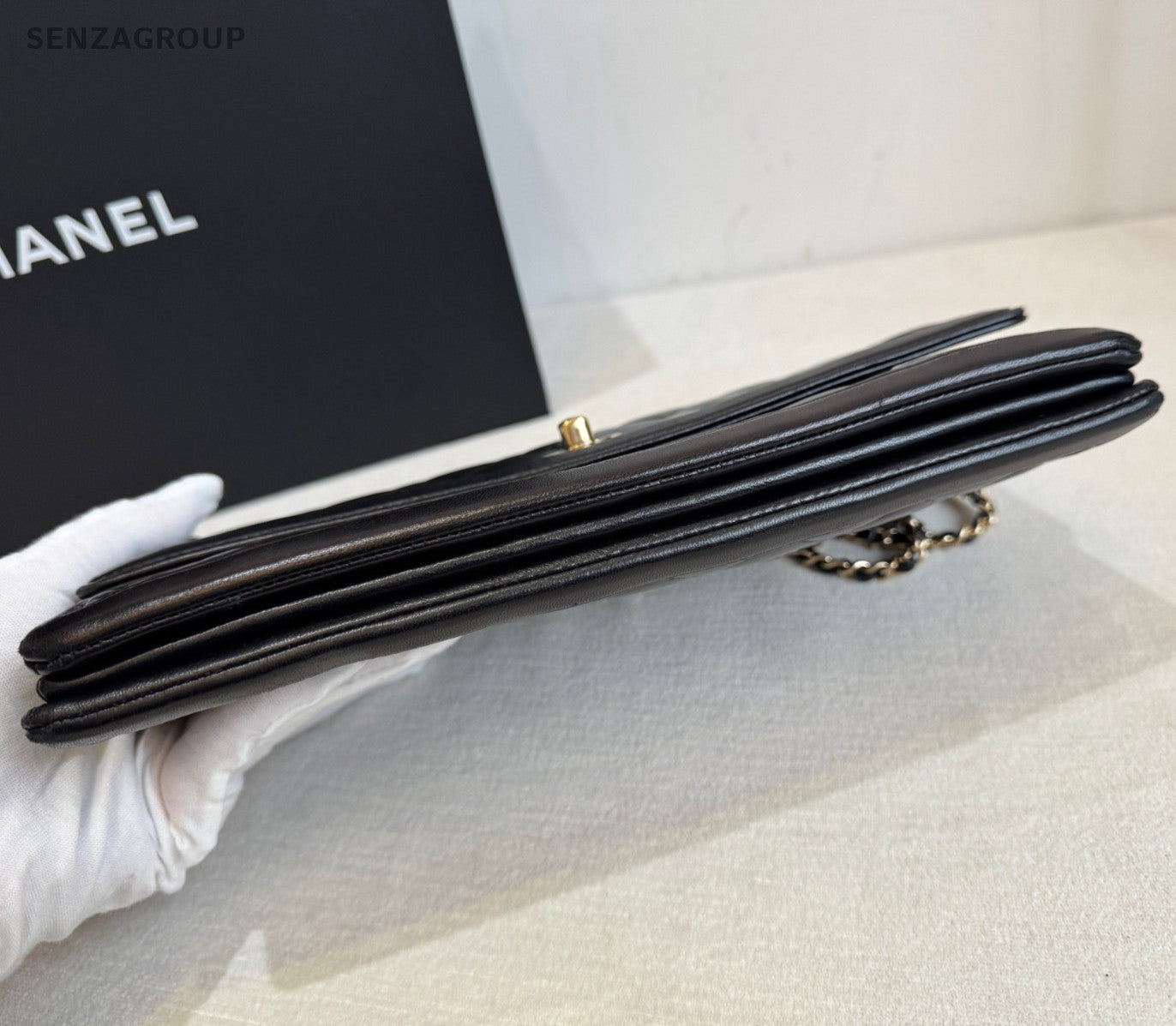 Chanel Diamond Lambskin Chain Shoulder Bag Crossbody Black Gold Women Classic