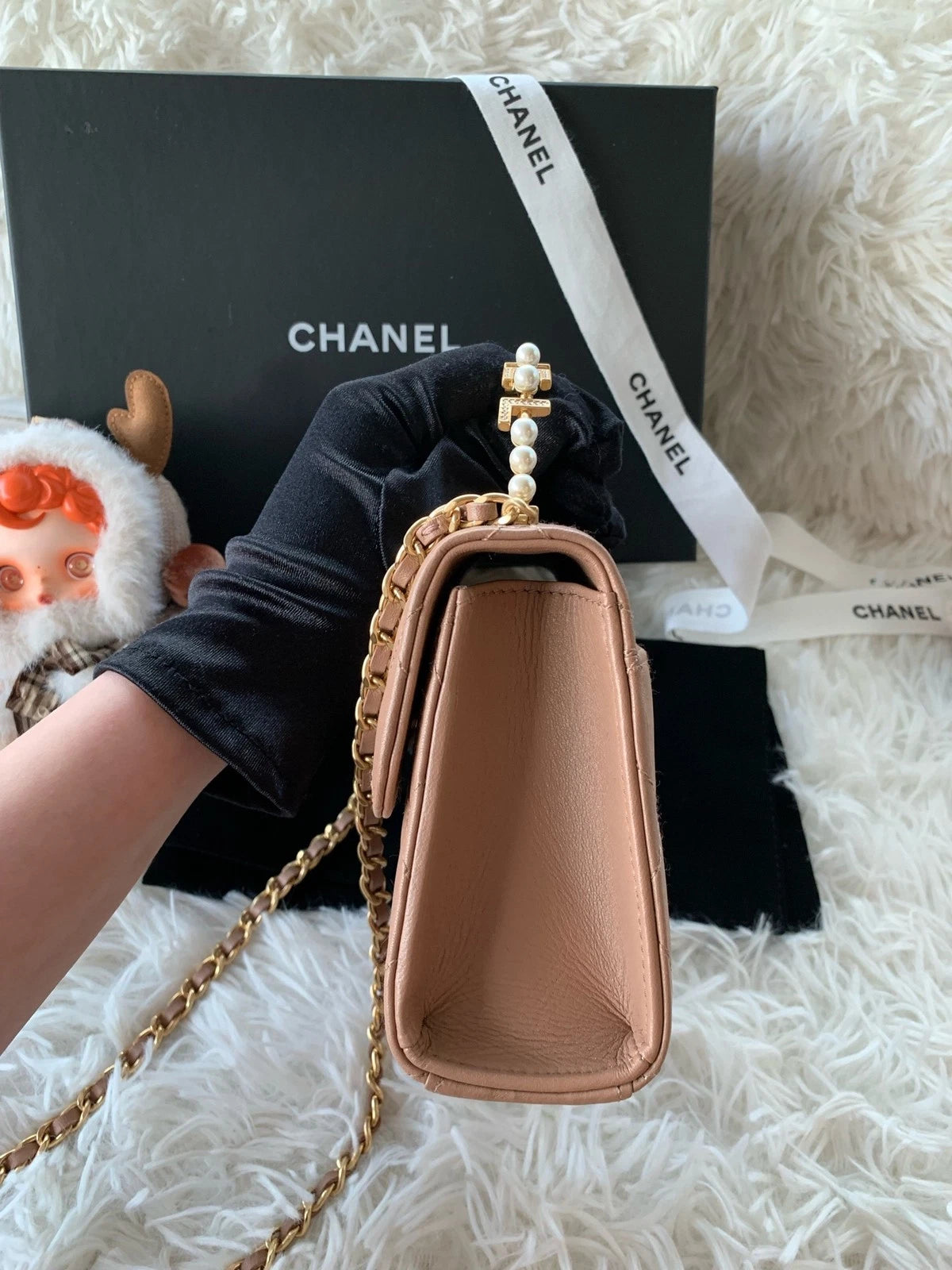 Chanel Kelly Pearl Handle Lambskin Shoulder Handbag For Women