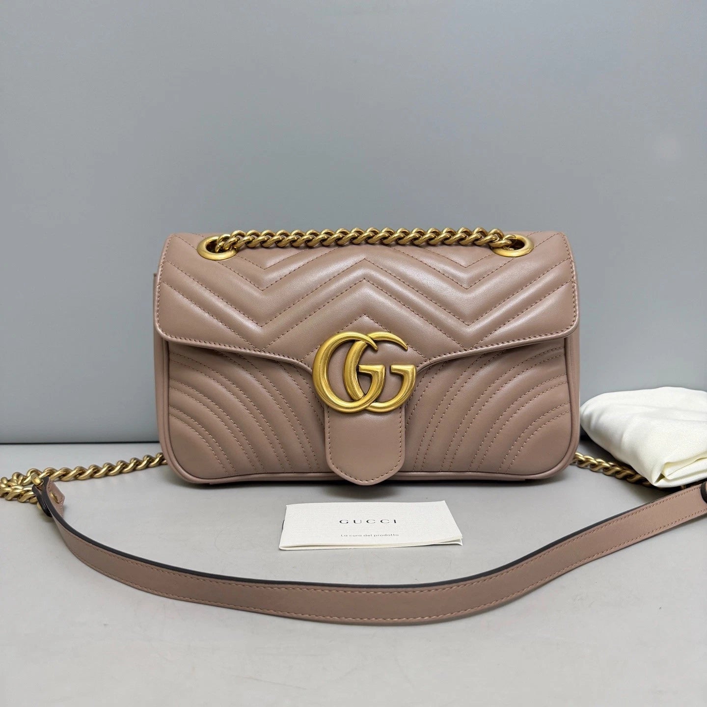 Authentic Gucci Marmont MM Calfskin Chain Shoulder Crossbody Bag Beige GHD