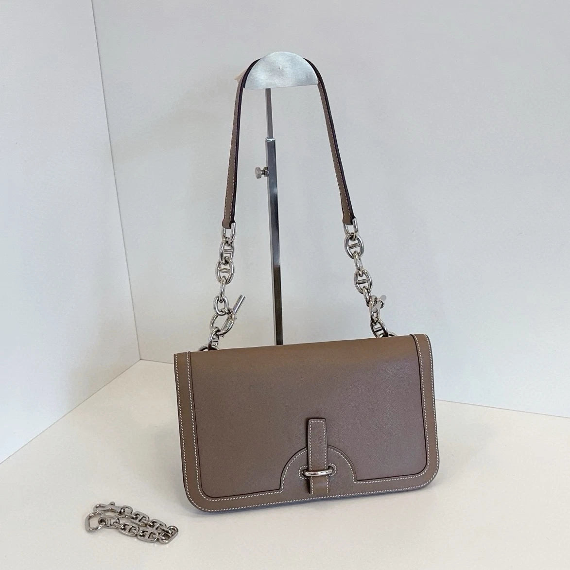Hermes Sac Chaine D’Ancre Swift Chain Shoulder Bag Crossbody Gray Silver Women