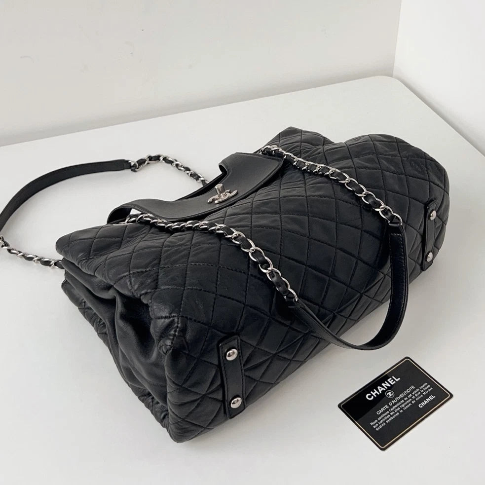 Authentic Chanel Diamond Tote Silver Hardware Chain Shoulder Bag Black Turnlock