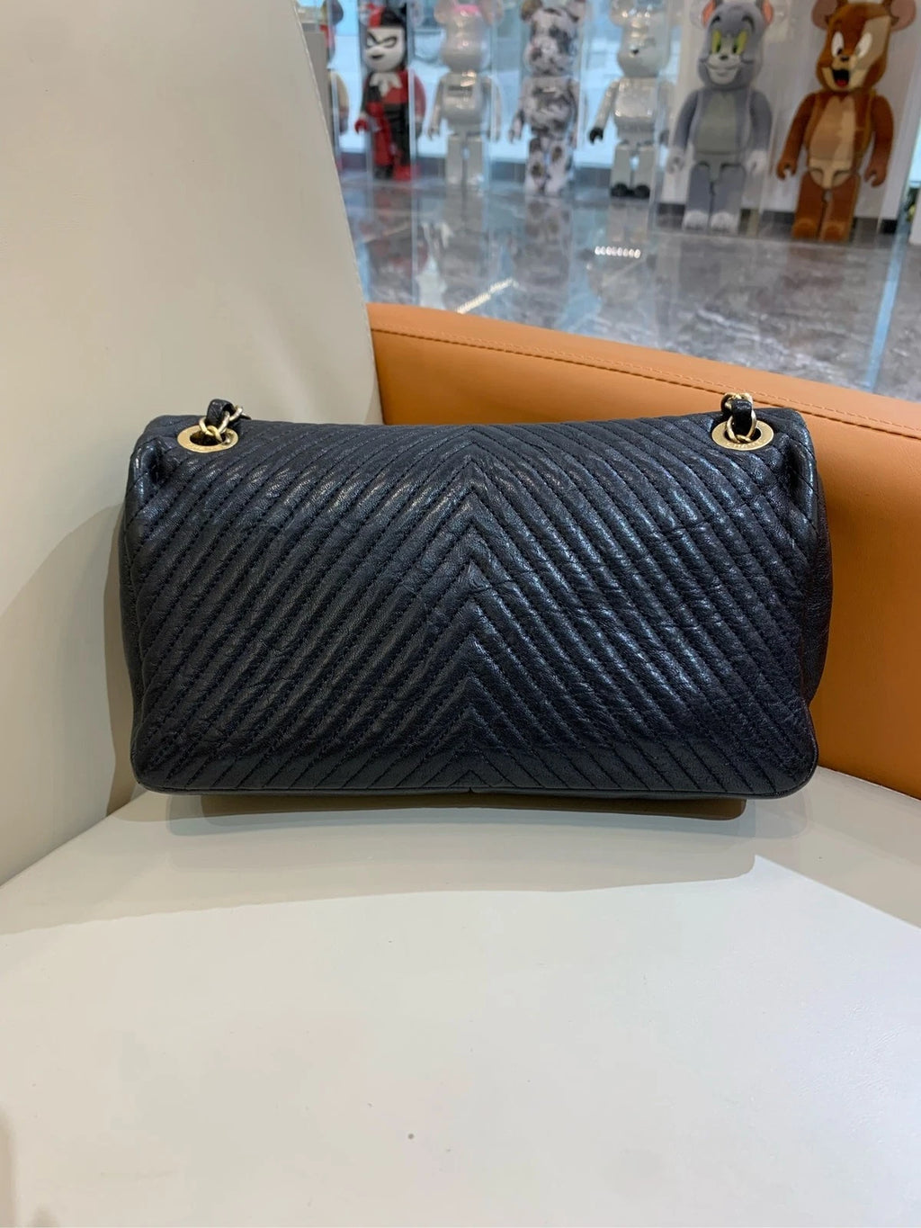 CHANEL Black Gold Chevron Flap Chain Shoulder Crossbody Bag For Women