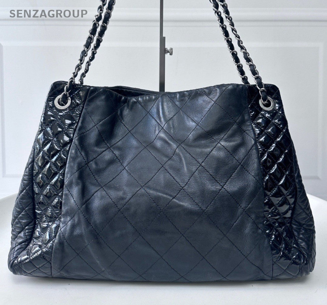 Chanel Diamond Tote Chain Shoulder Bag Black Silver Used Women Classic