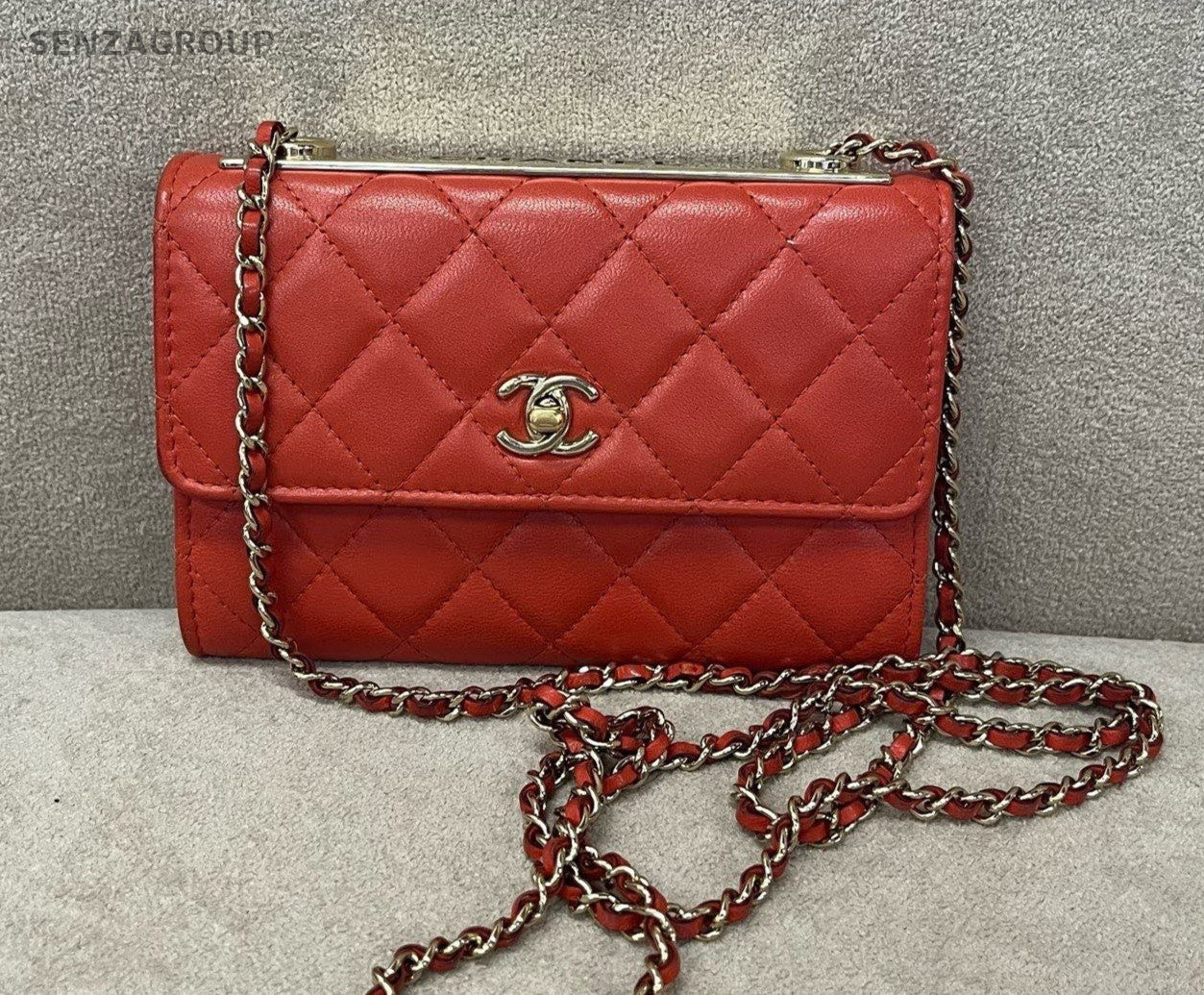 CHANEL Trendy CC Woc Chain Shoulder bag Red Women