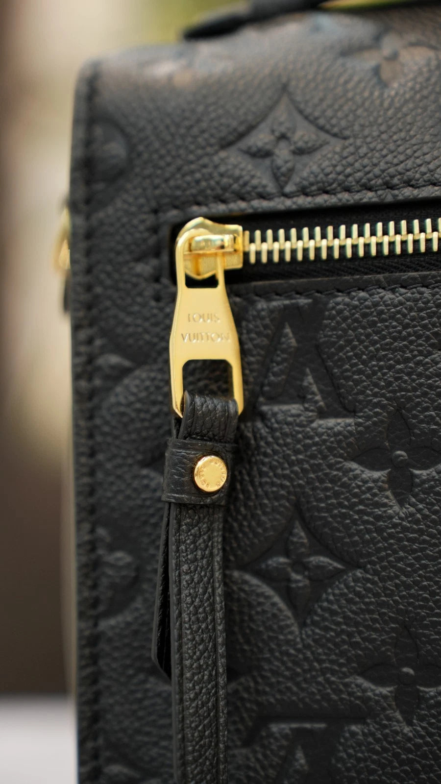 Louis Vuitton M41487 Monogram Empreinte Crossbody Excellent