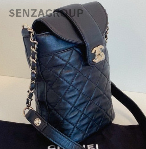 Chanel Diamond Bucket Chain Shoulder Bag Crossbody Black Gold Women Classic