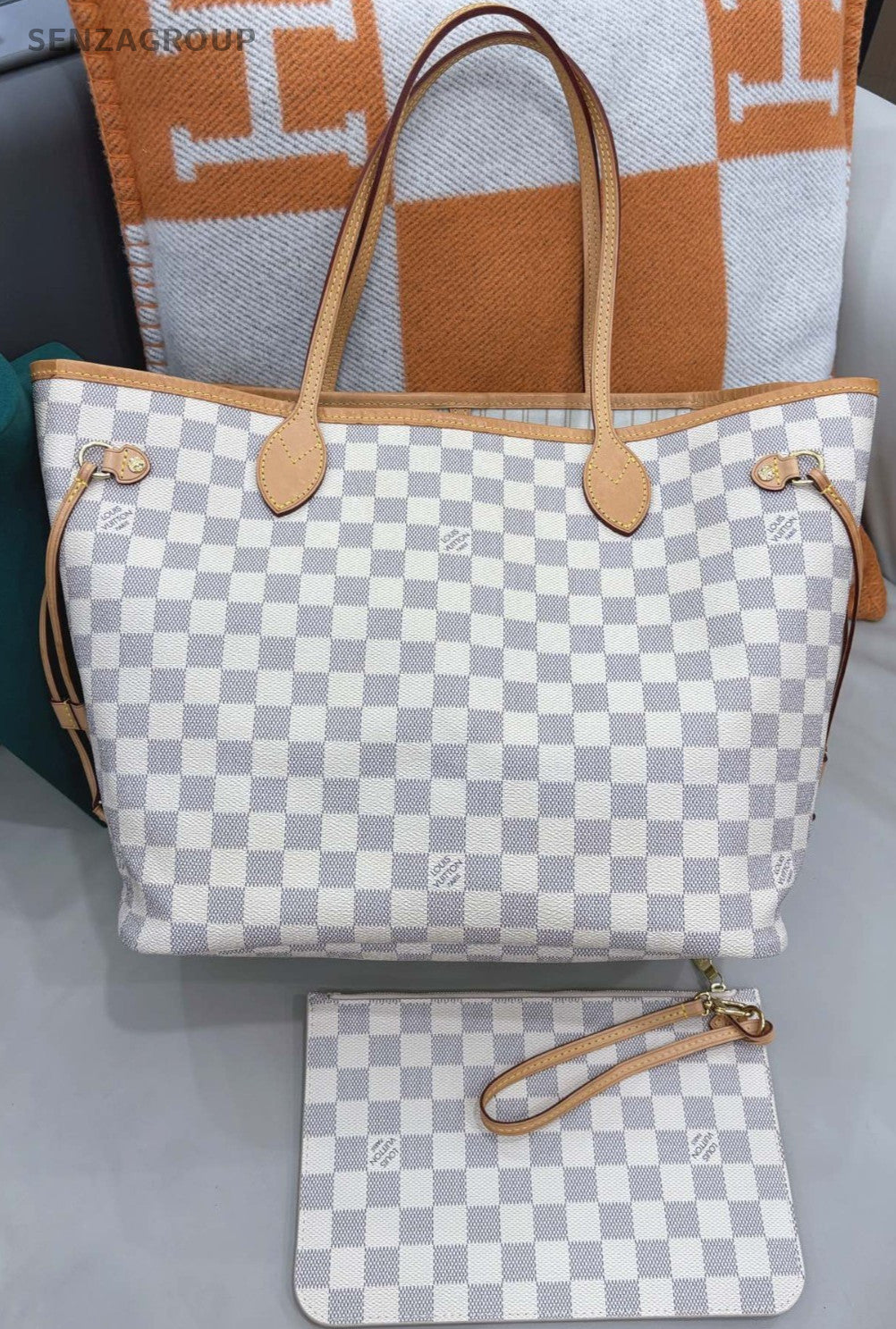 Louis Vuitton Neverfull MM Shoulder Bag White Gold Women Classic Designer