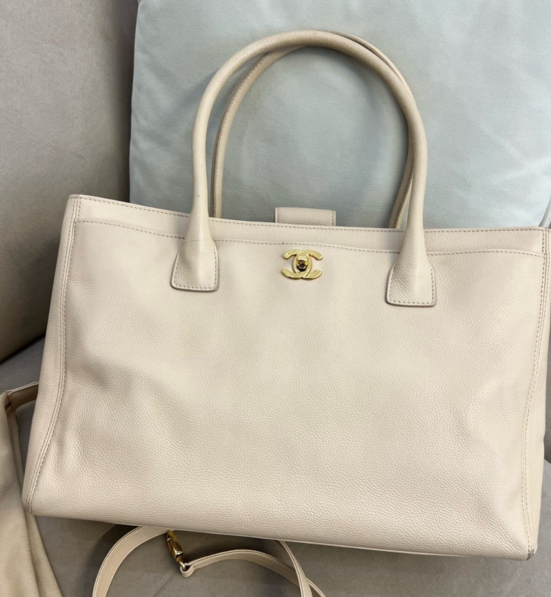 Chanel Cerf MM Tote Handbag Crossbody White Gold Used Women Classic