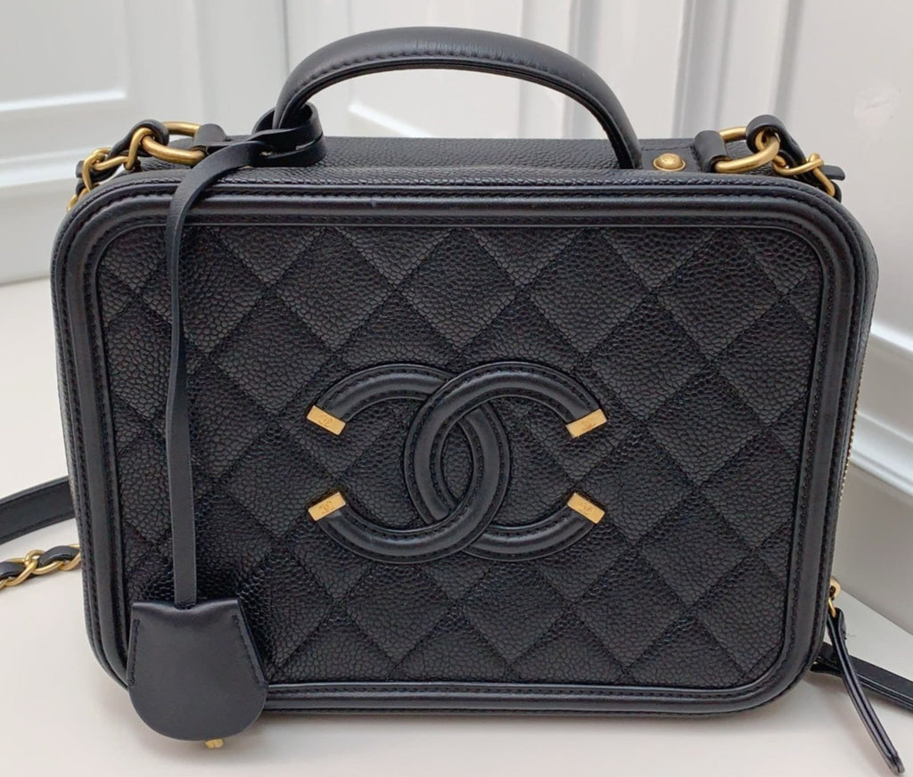 Chanel Diamond Chain 2Way Shoulder Bag Crossbody Black Gold Used Women Classic