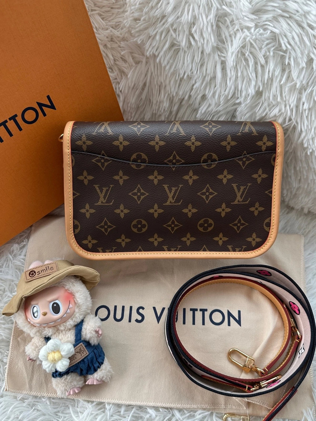 Louis Vuitton Diane Monogram Canvas Shoulder Bag Excellent