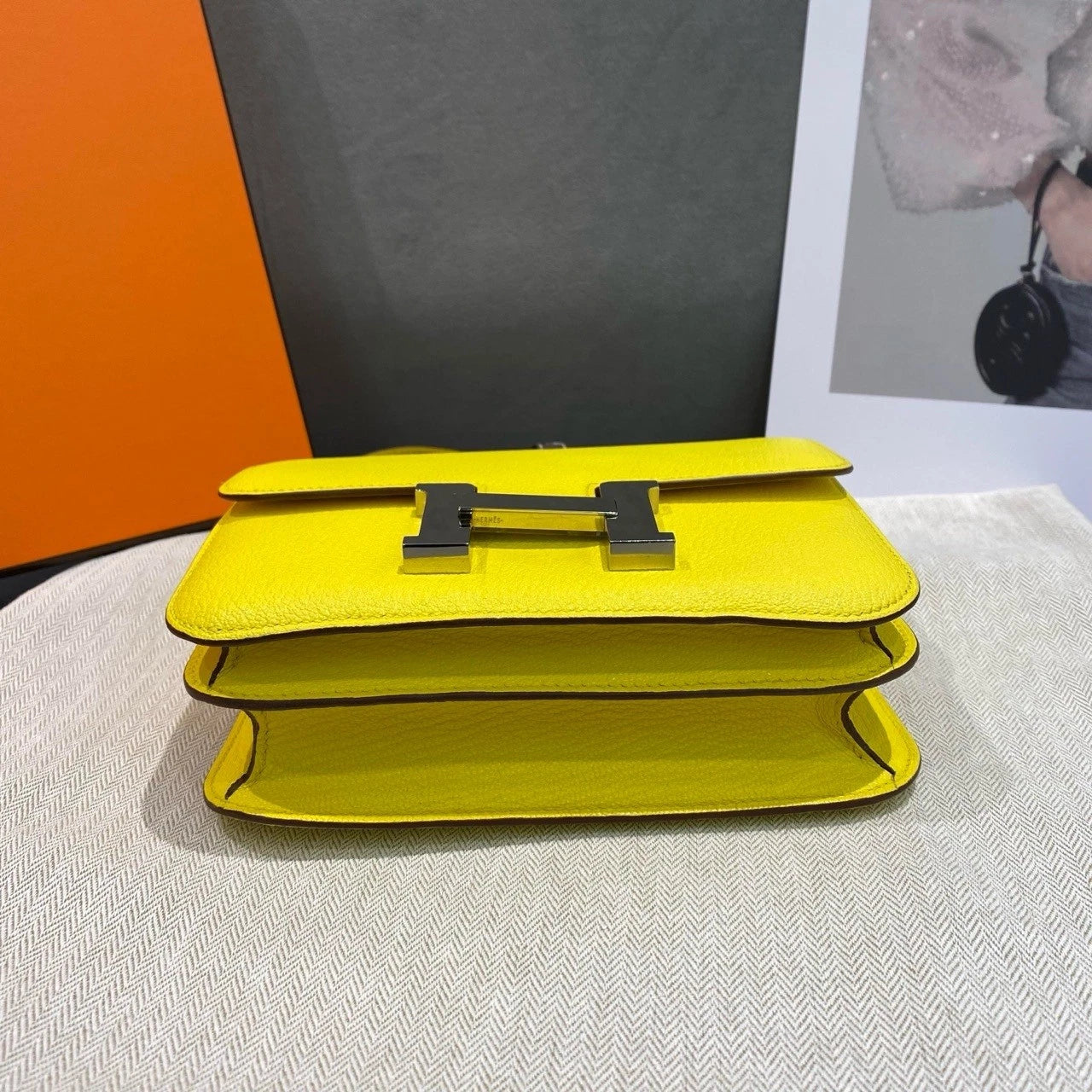 Hermes Constance19 Lemon Yellow Goatskin Women's Shoulder Bag