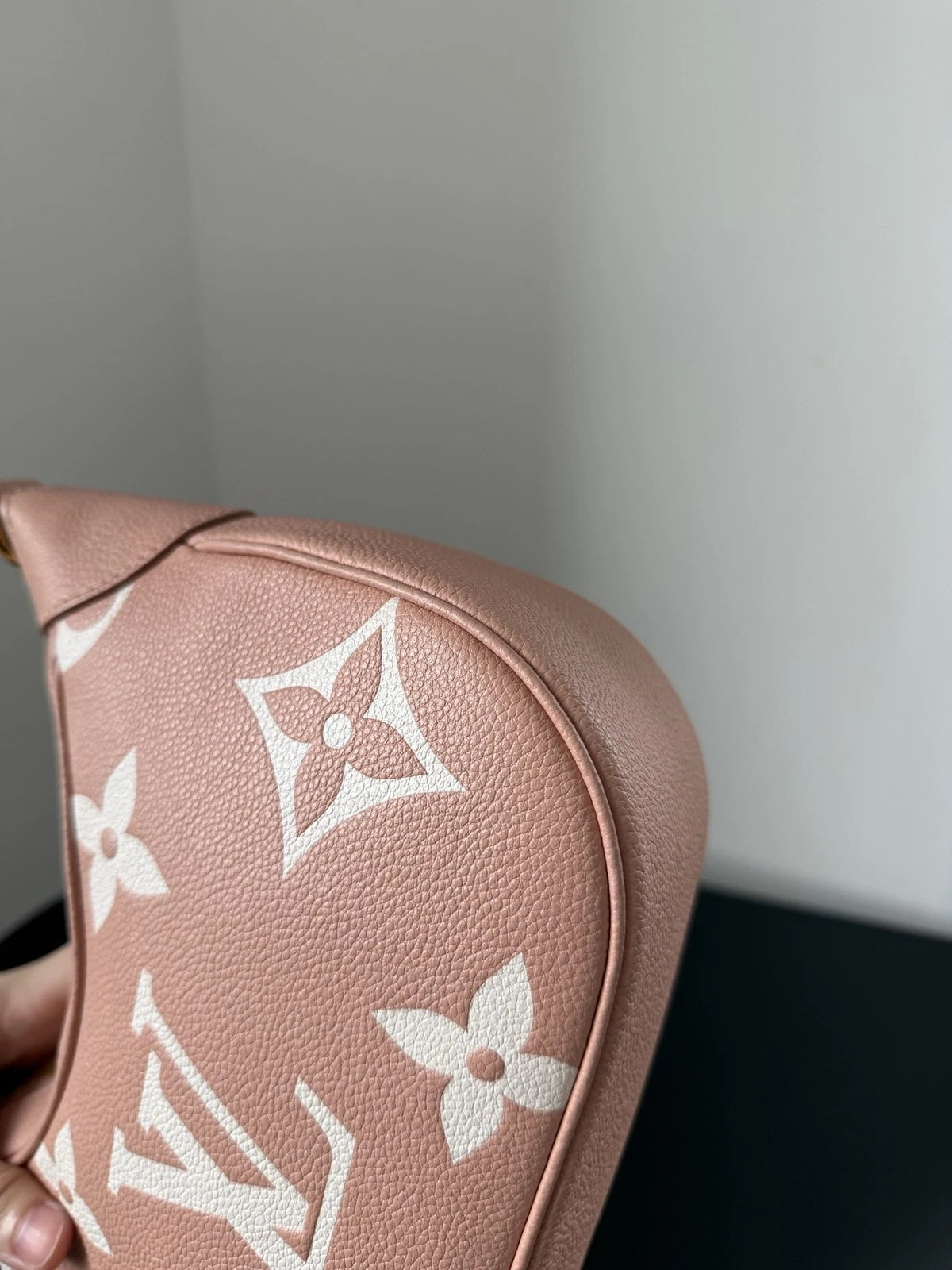 Louis Vuitton Boulogne Monogram Pink Crossbody Handbag Excellent