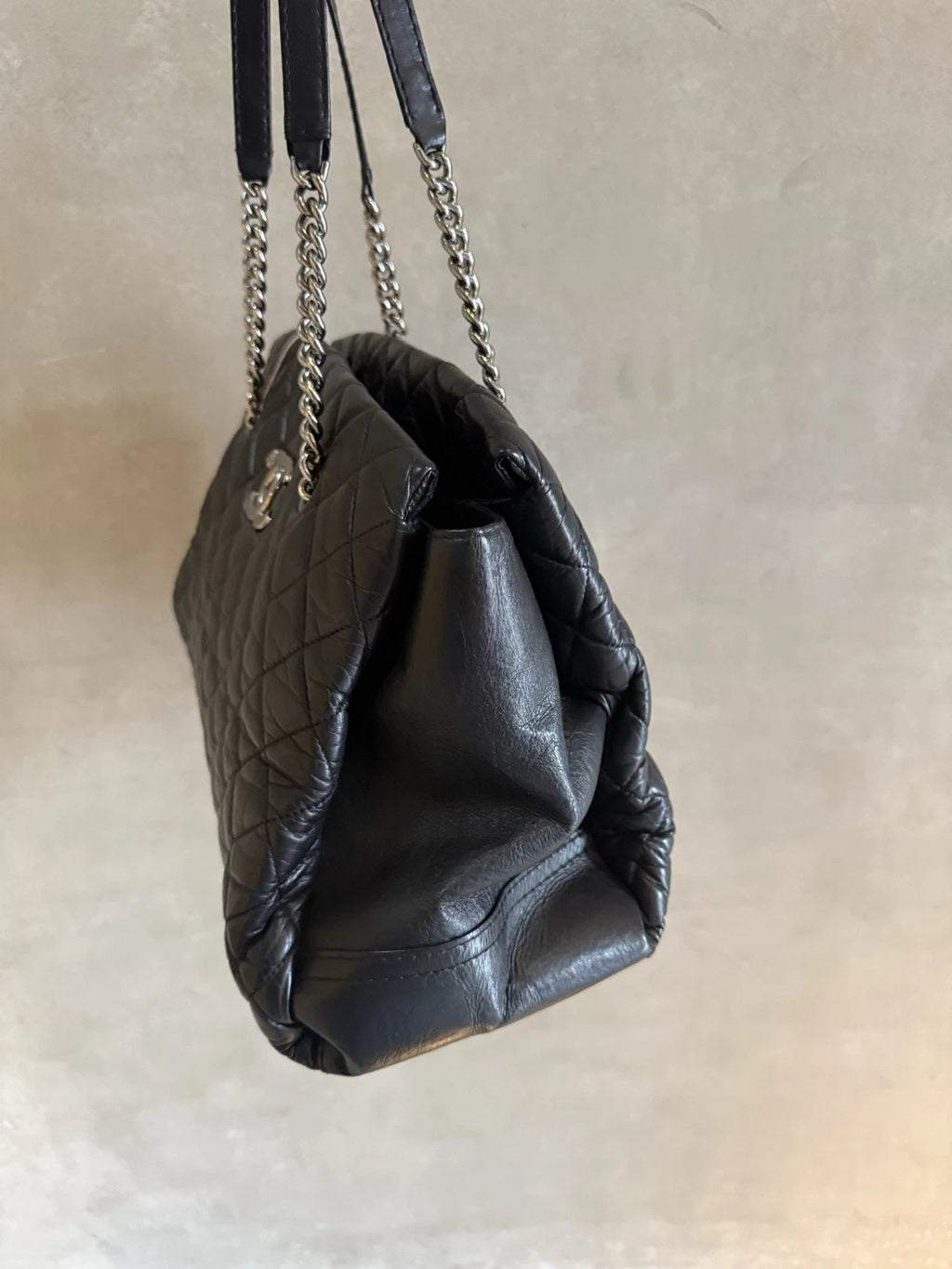 Chanel Matelasse Tote Shoulder Bag Black Women Classic