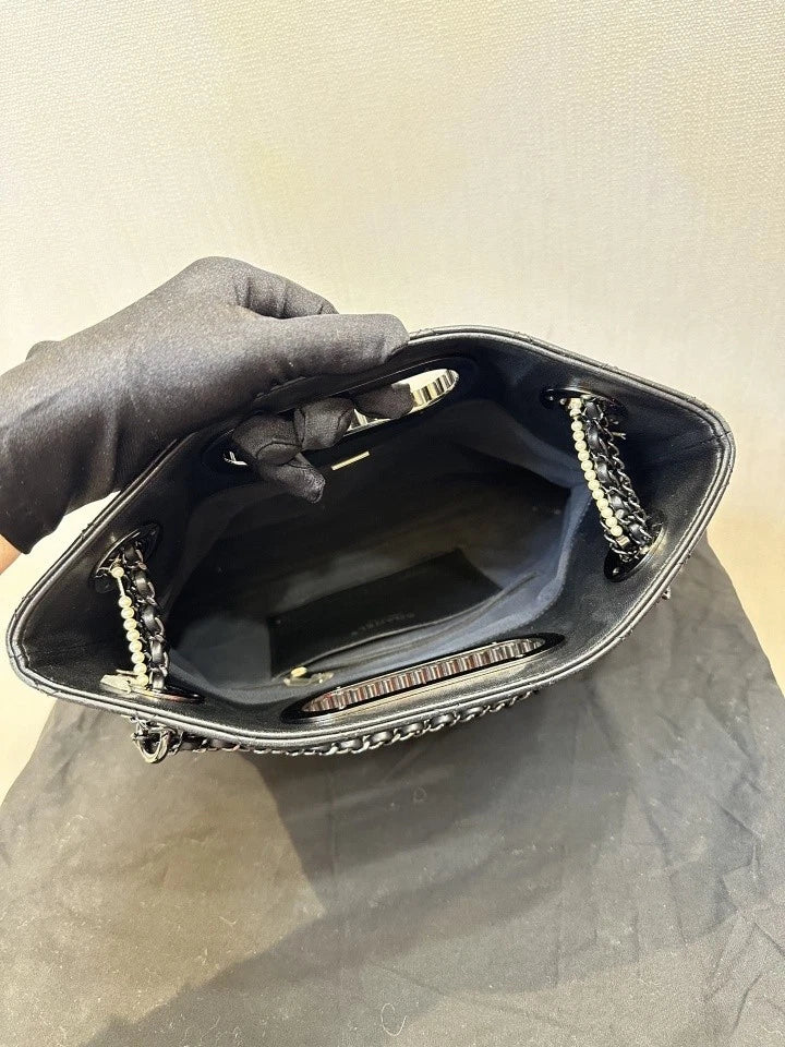 Pre-owned CHANEL 23A Westminster 31 Black Tote Bag For Women