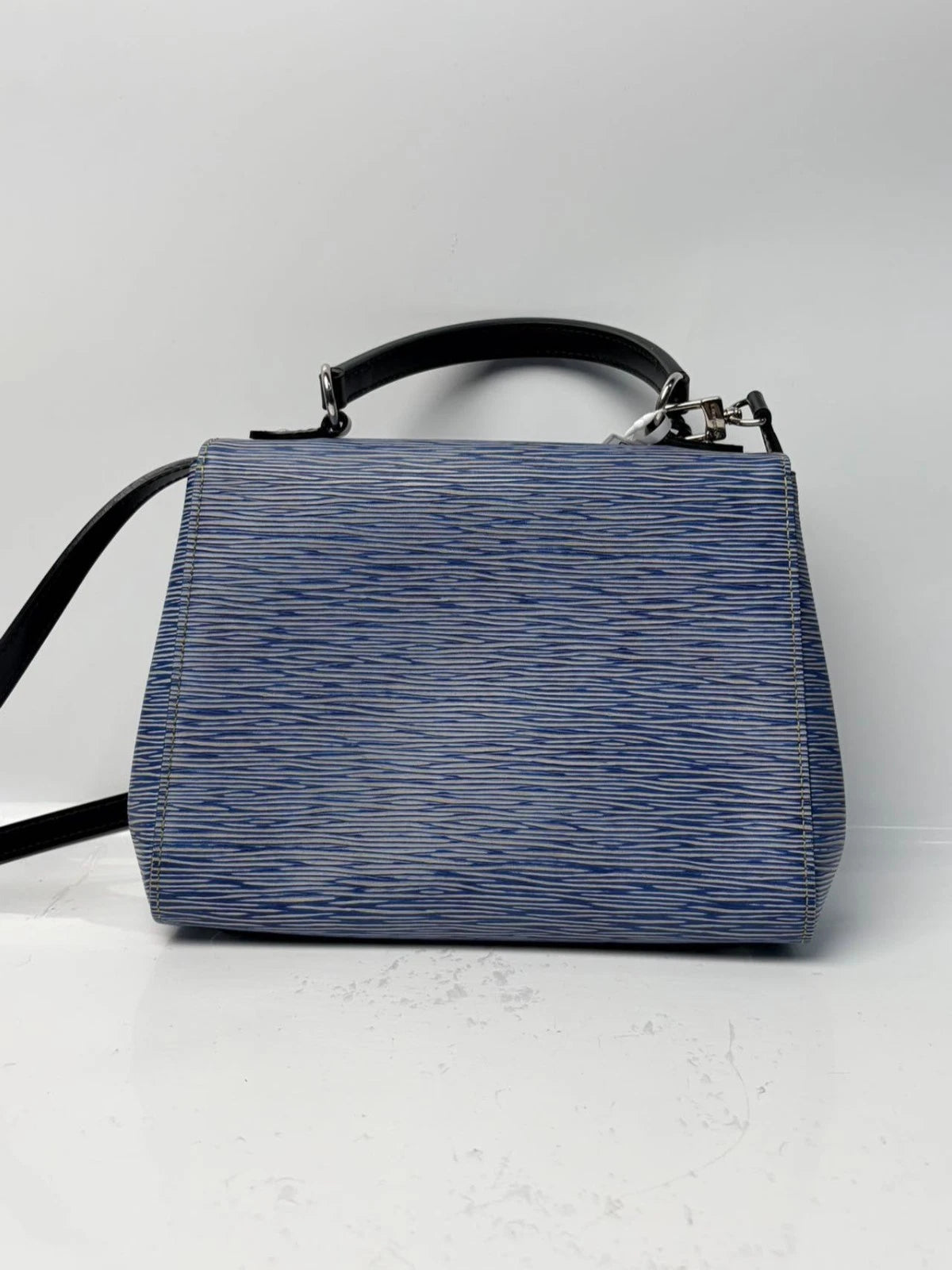 sj0001 xp02180 Louis Vuitton Cluny BB EPI Leather