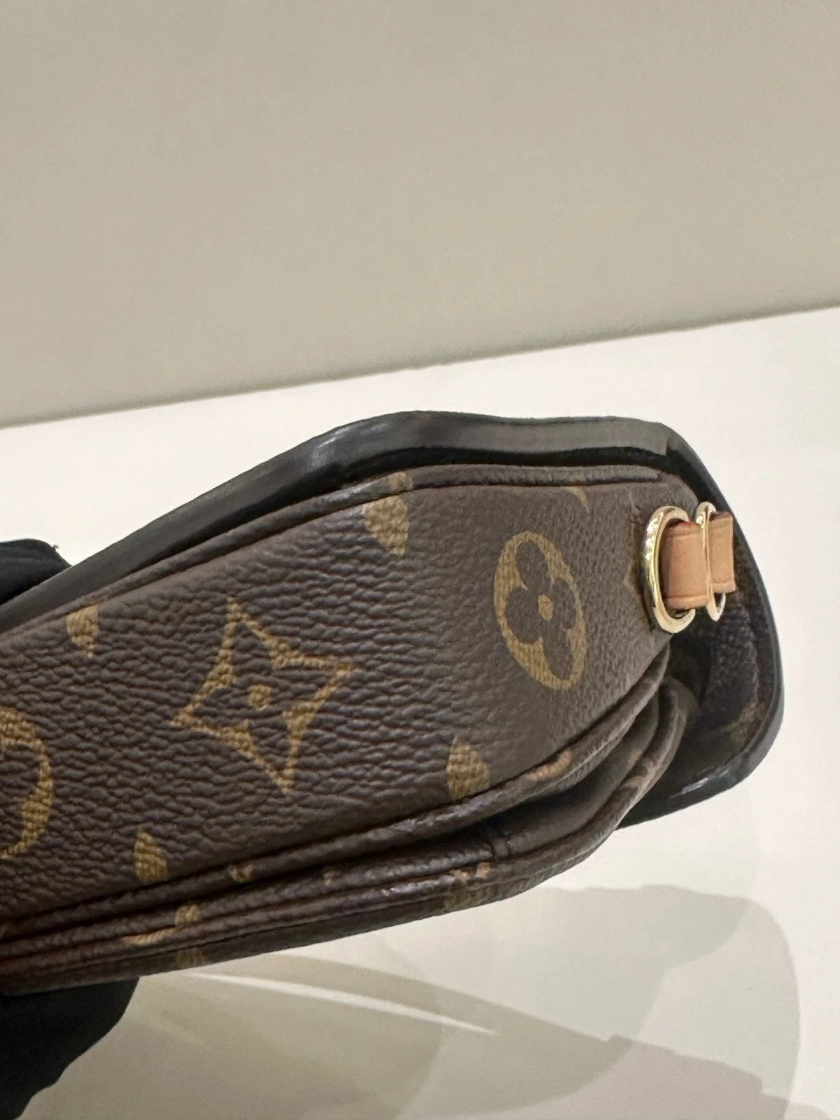 Louis Vuitton Pochette Metis Monogram Canvas Shoulder Bag Crossbody Excellent