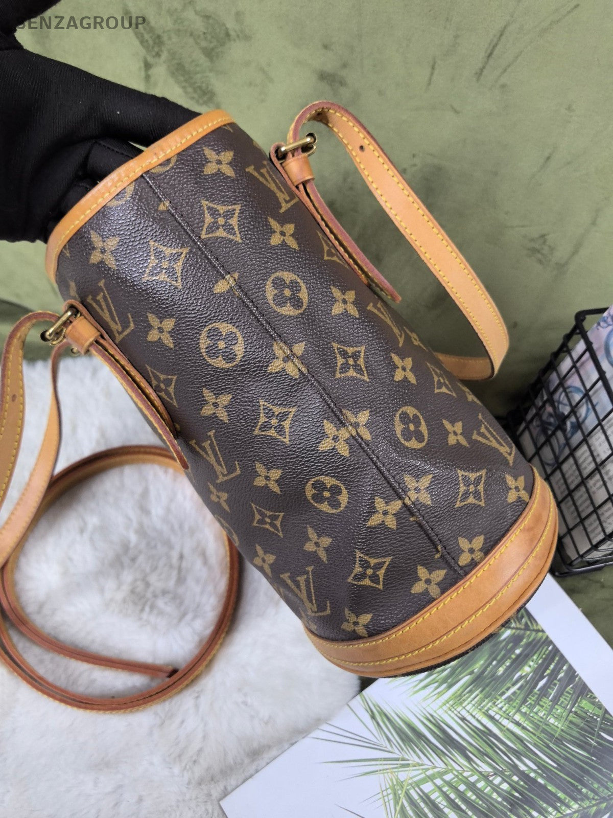 Louis Vuitton Petite Bucket PM Monogram Shoulder bag Women Vintage