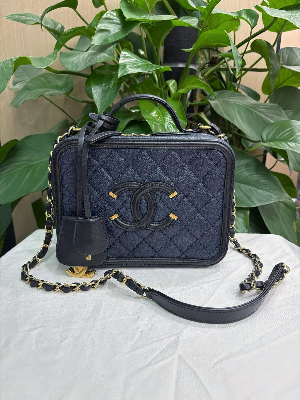 Chanel Vanity Crossbody Top Handle Excellent