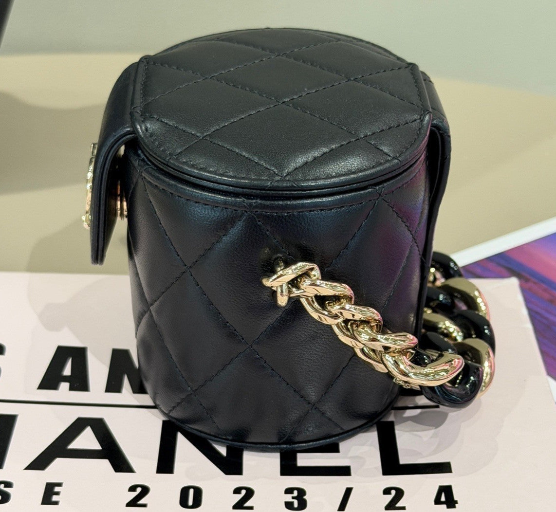 Chanel Lambskin Diamond Vanity Chain Crossbody Black Gold Women Classic Fashion