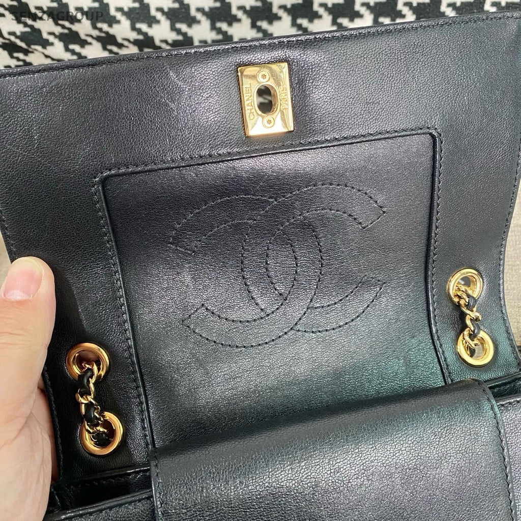 Chanel Diamond Chain Shoulder Bag Crossbody Black Gold Used Women Classic