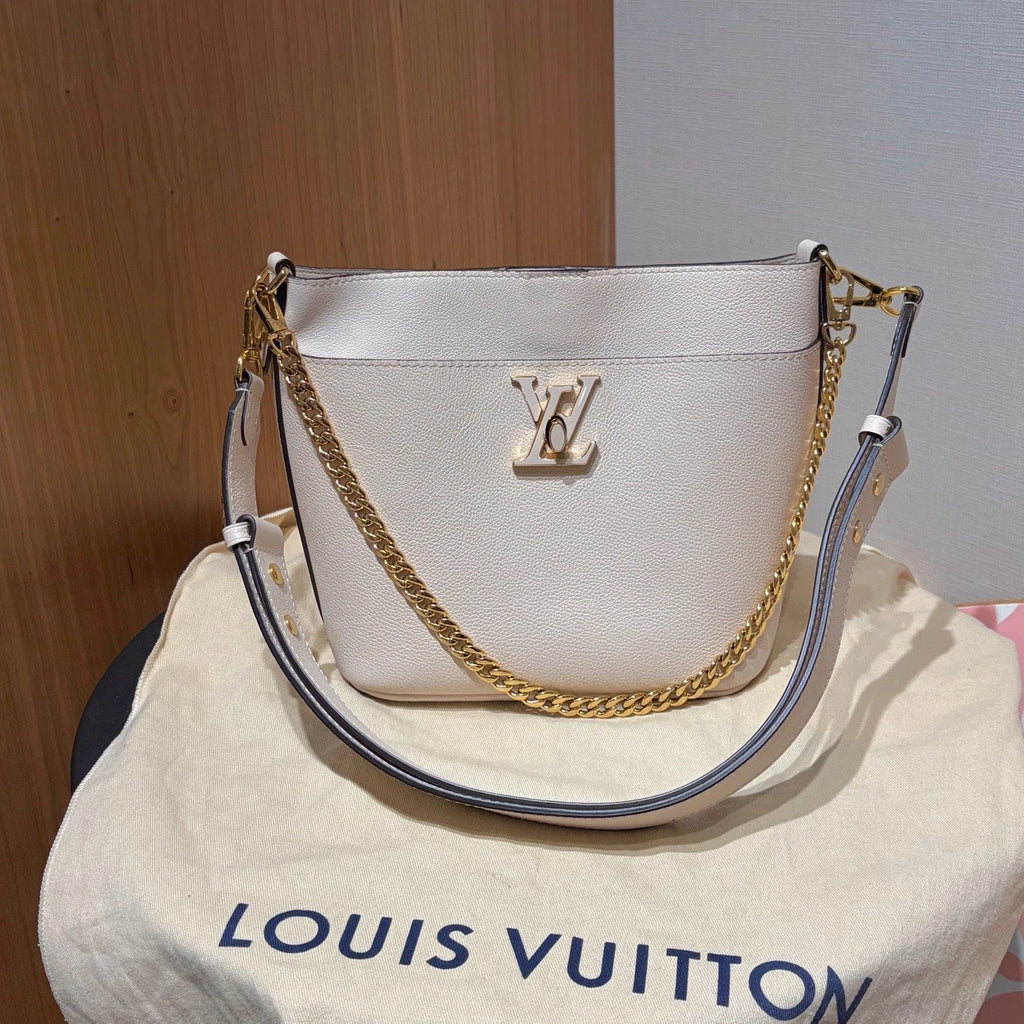 Chip Version Louis Vuitton Lock and Walk Calfskin White Bucket Shoulder Bag GHW