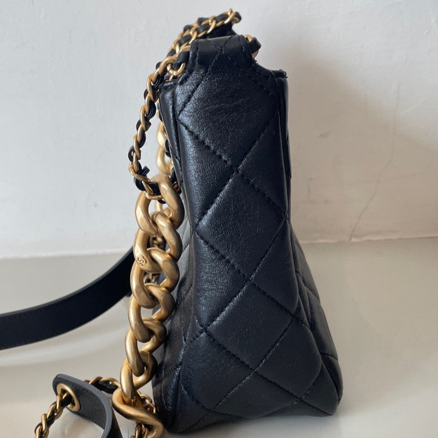 Chanel 22P Hobo Chain Quilted Shoulder Crossbody Bag Women's Fashion