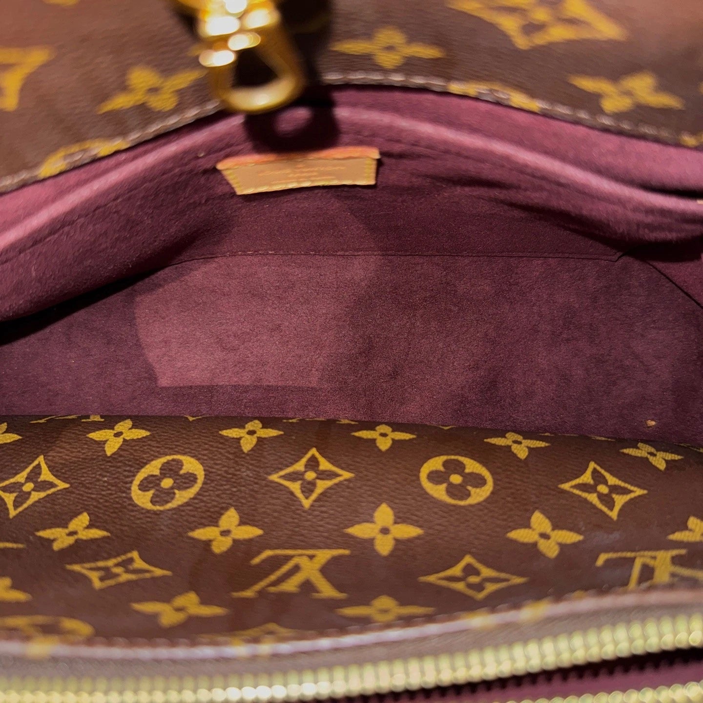 Louis Vuitton Montaigne MM Monogram Canvas Handbag Crossbody Gold Hardware