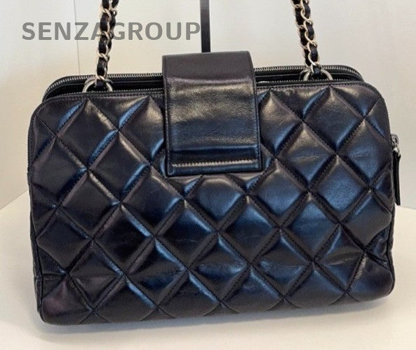 Chanel Calfskin Chain Shoulder Bag Diamond Pattern Black Gold Women Classic