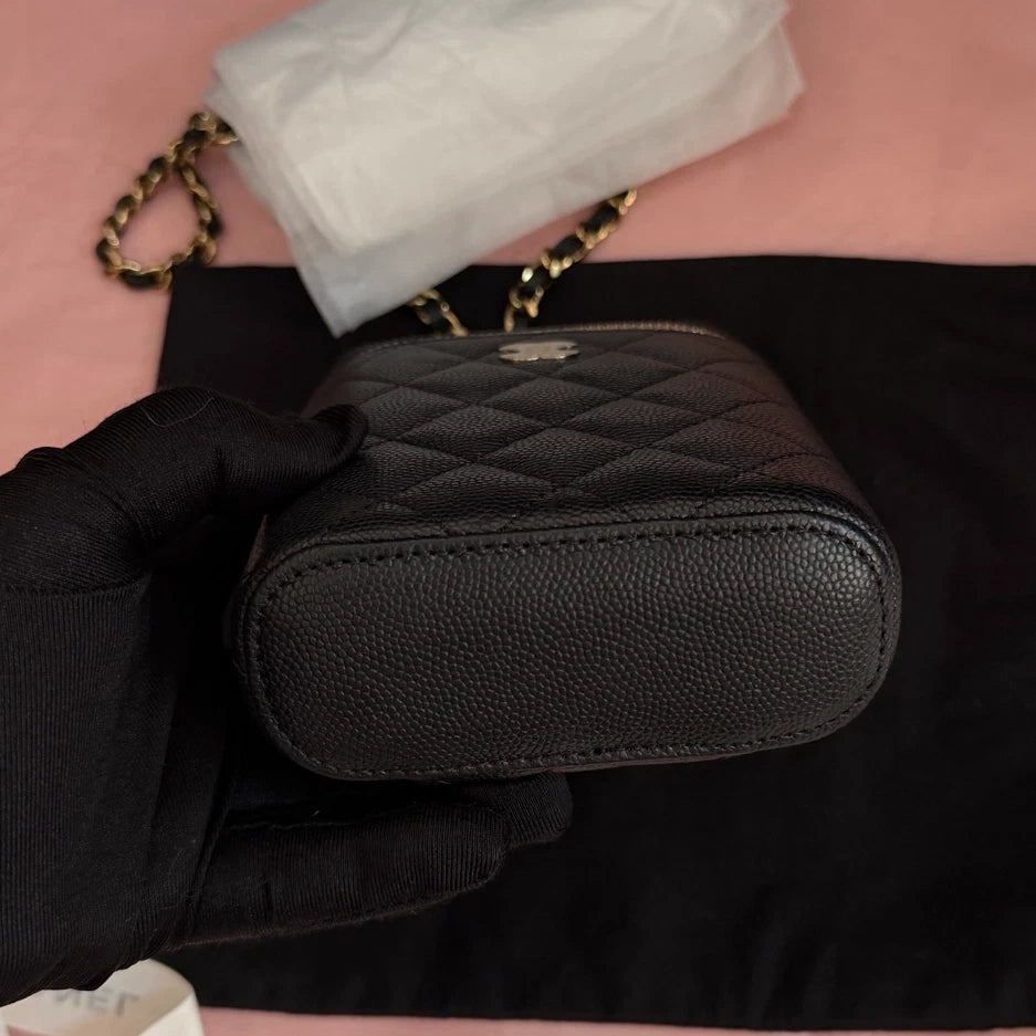 Chanel Diamond Calfskin Chain Crossbody Black Gold Used Women Classic