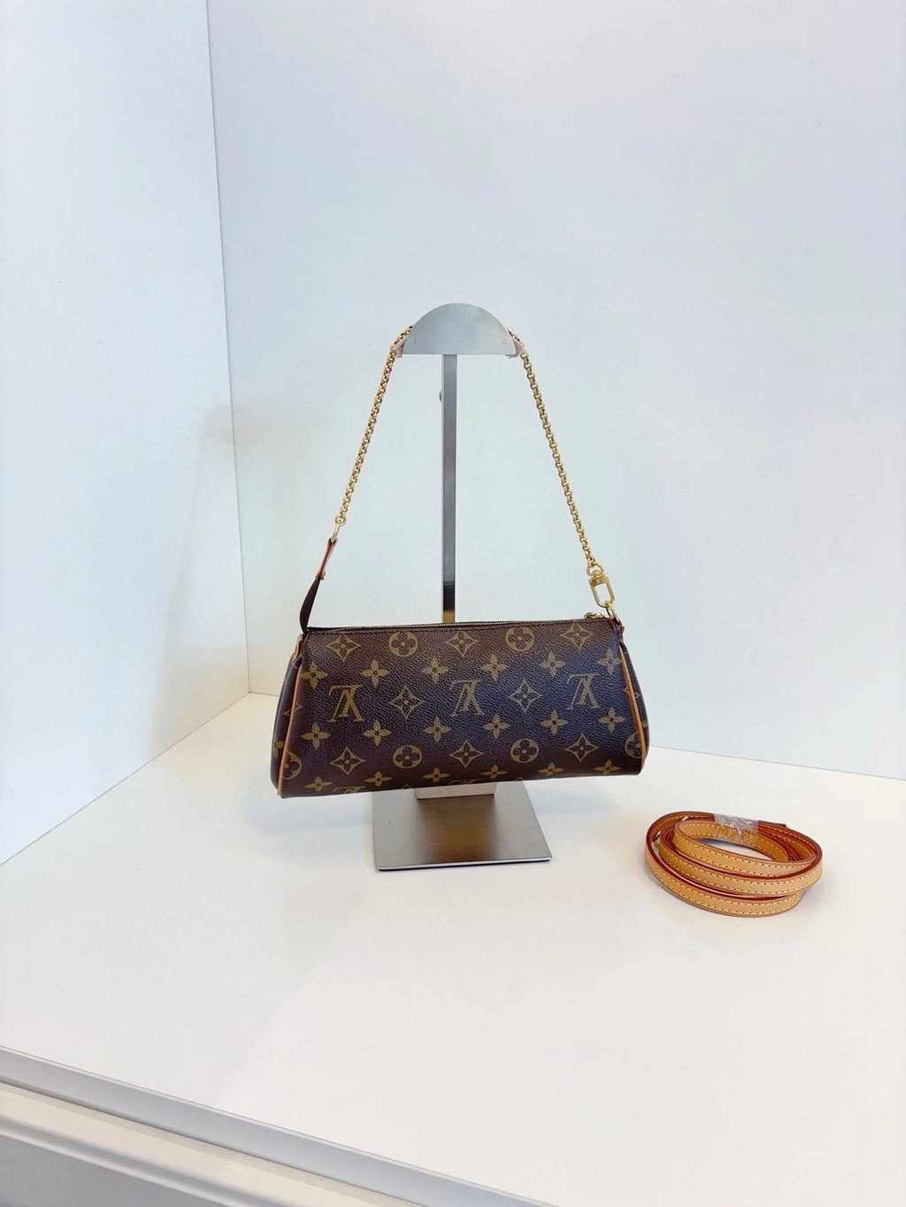 Louis Vuitton Monogram Eva Handbag Crossbody Bag Monogram Canvas