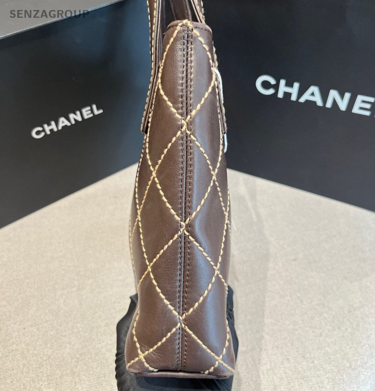 Chanel Diamond Vintage Shoulder Bag Brown Gold Used Women Classic Fashion