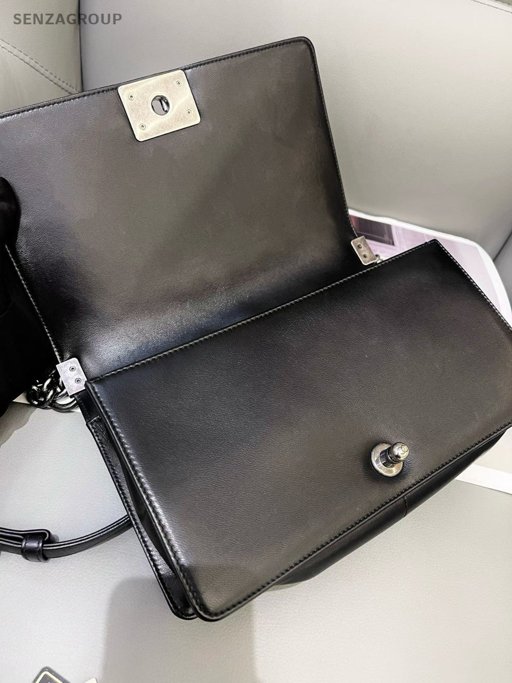 CHANEL Lebody MM Lambskin Chain Shoulder bag Black Silver Women Classic