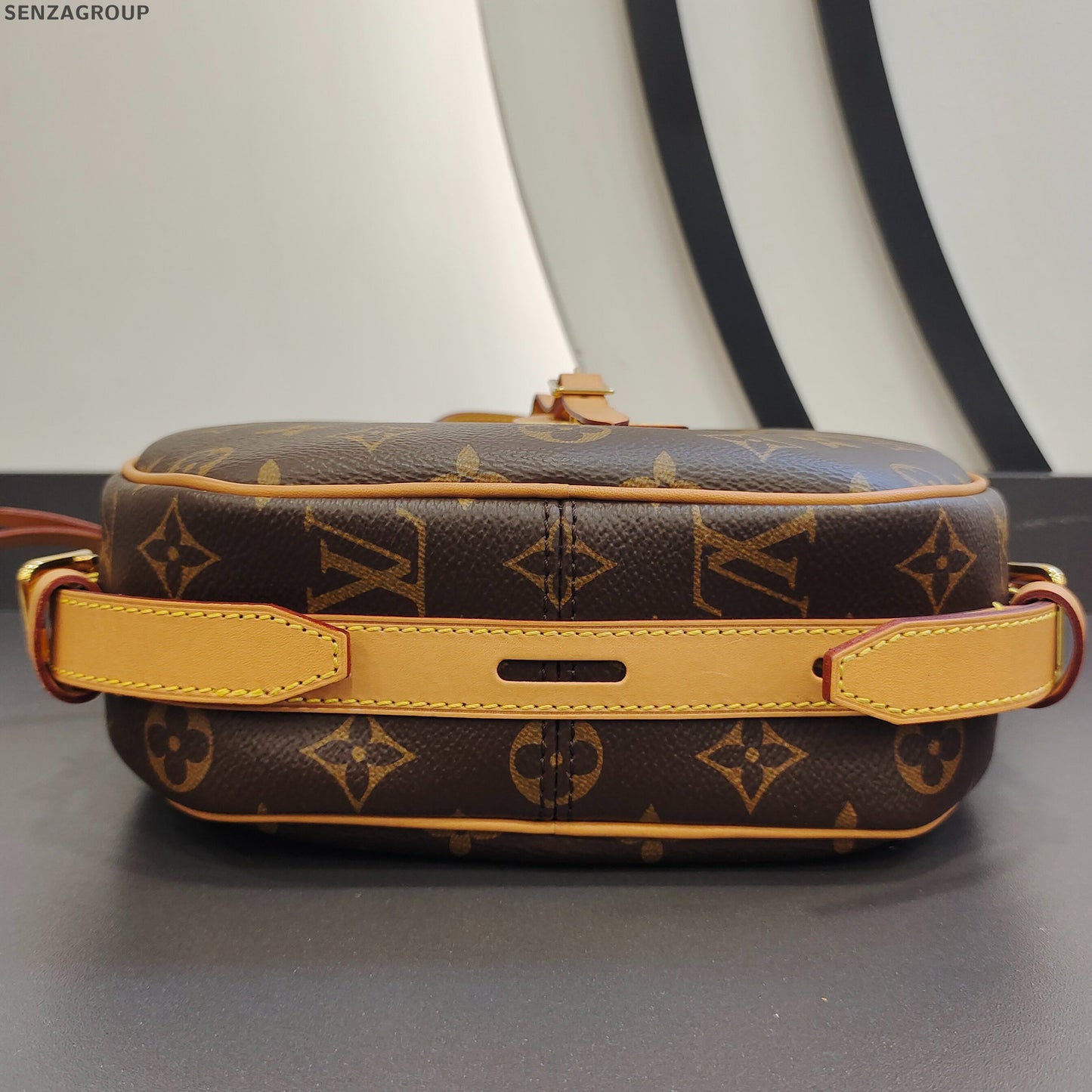 Louis Vuitton Monogram Pochette Accessoires Brown Gold Clasp Women's Classic