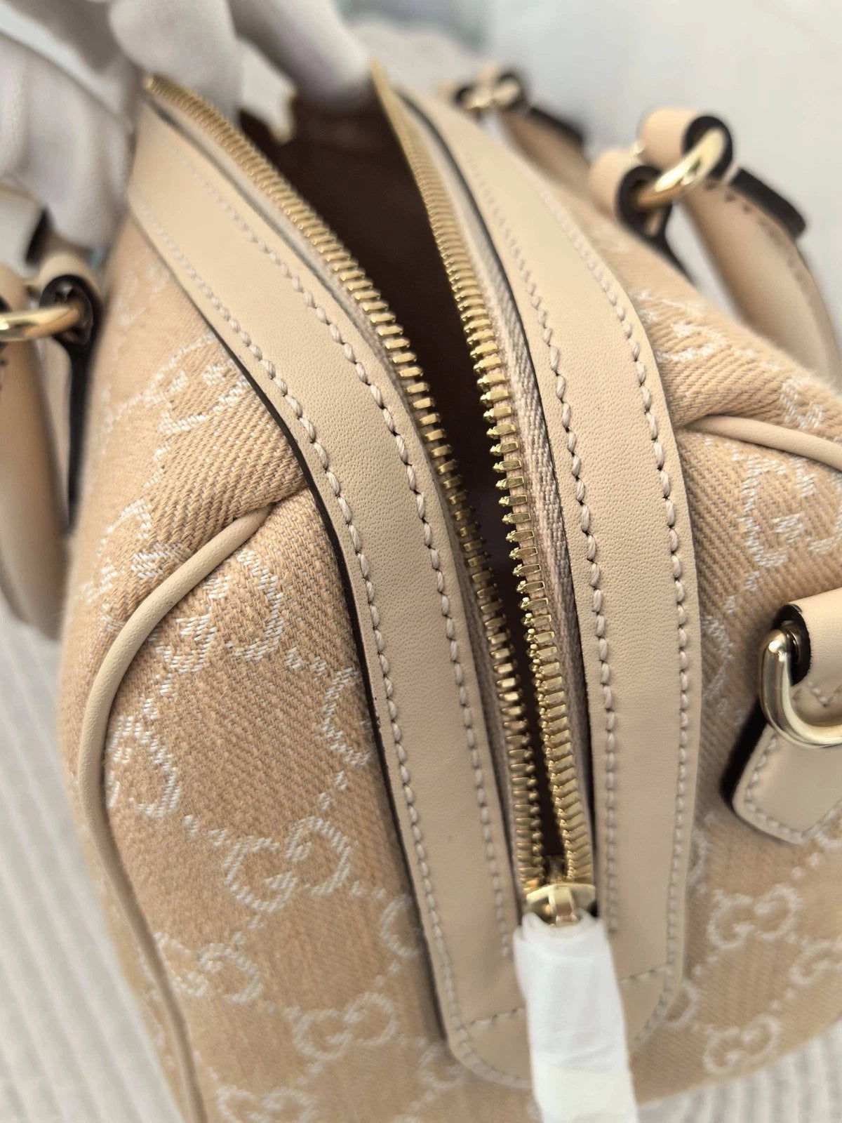 Excellent Gucci Boston Monogram Top Handle Crossbody Bag Beige Silver Hardware