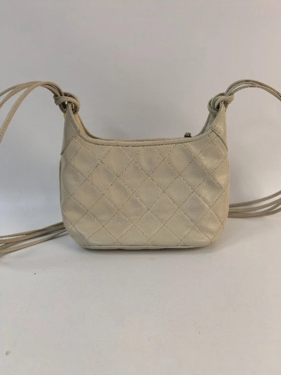 SJ0001 wz00002 CHANEL leather Crossbody Bags