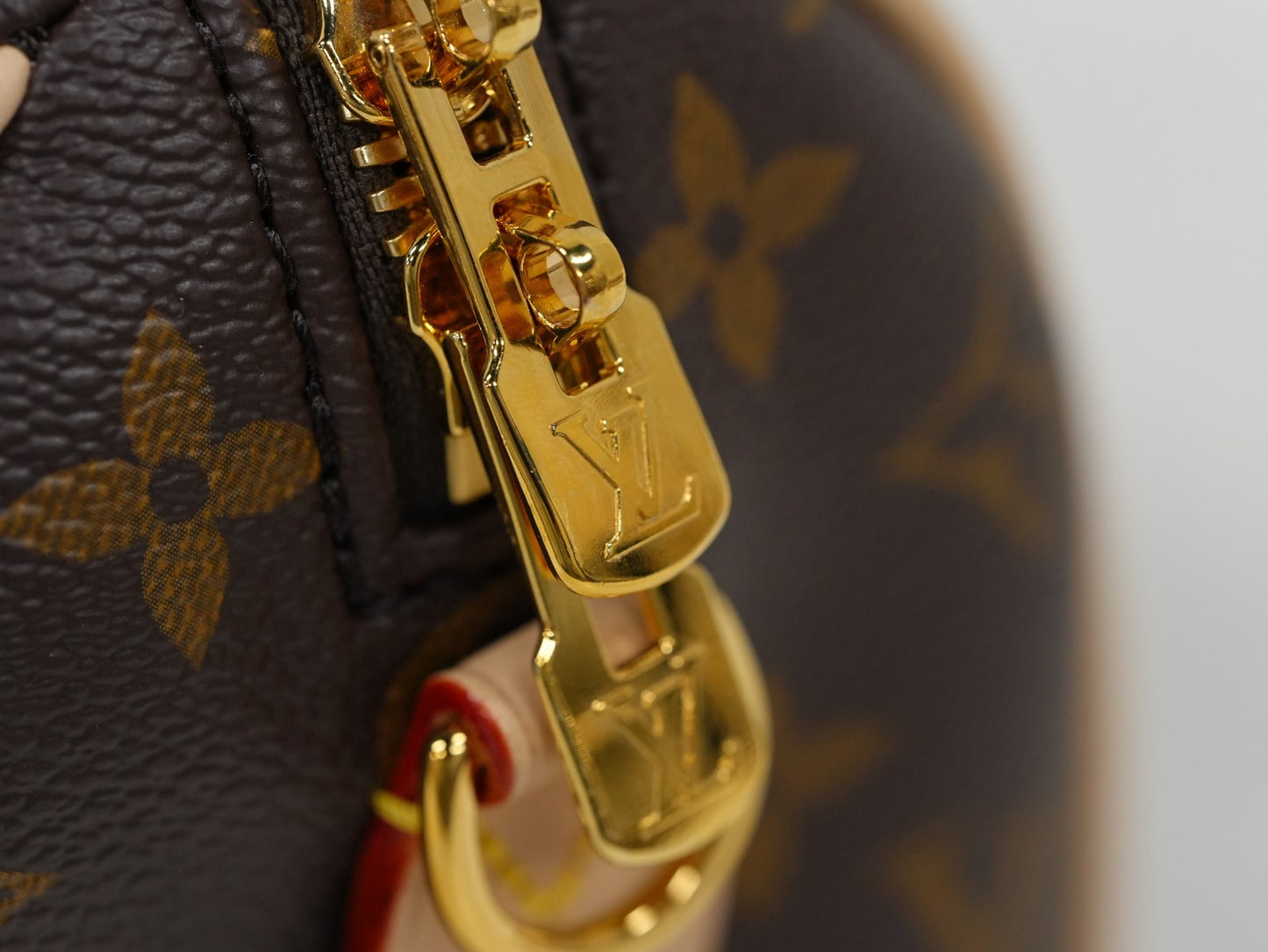 Louis Vuitton Speedy 20 Bandouliere monogram Canvas Almost Brand NEW Women