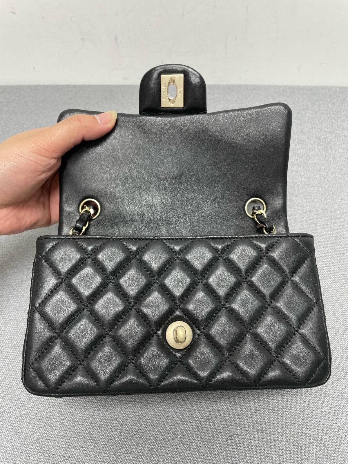 Chanel Classic Flap Lambskin Mini Chain Shoulder Bag Black Gold Women Fashion