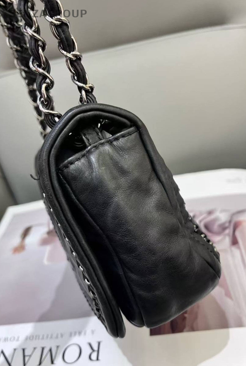 CHANEL Hobo CC Logo Chain Shoulder bag Black Women