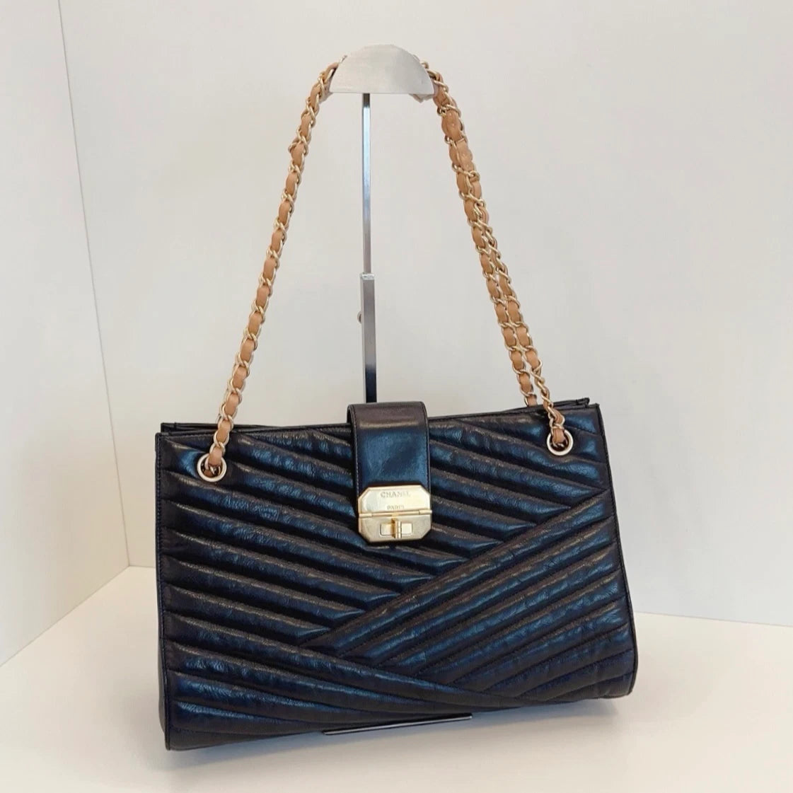 Chanel 2.55 Calfskin Chain Tote Shoulder Bag Black Gold Used Women Classic
